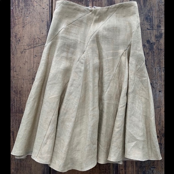 Daryl K designer metallic gold linen skirt. Size 2. - Picture 2 of 4
